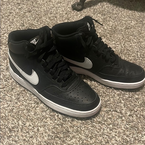 Nike Black and White Athletic Shoes with Skateboarding Design - Picture 1 of 4